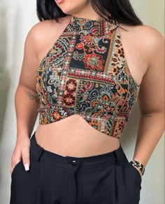 Navratri Blouse Ideas, Navratri Blouse Designs, Unique Top Designs, Ethnic Crop Top, Trendy Outfits Indian, Traditional Blouse Designs