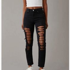 These Super Trendy Black American Eagle Ripped Mom Jeans Are Perfect For An Everyday Outfit And Have Never Been Worn!! American Eagle Jeans Ripped, Rip Mom, Ripped Mom Jeans, Jeans American Eagle, Everyday Outfit, Black American, American Eagle Jeans, American Eagle Outfitters Jeans, High Jeans