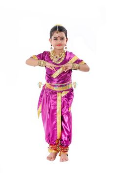 This beautiful Purple color saree costume well stitched with the matching blouse will give wings to your daughter’s dance performance. The Lavani Saree Fancy Dress Costume is used on Independence Day, Republic Day to dress like Rani Laxmi Bai to do a stage dance. This costume wears this for doing the traditional Maharashtrian LAVNI or KOLI dance. The saree can also be used to dress your daughter on traditional family functions like Marriage, Engagement, Diwali, Great for fancy dress competition. Outfit For Stage