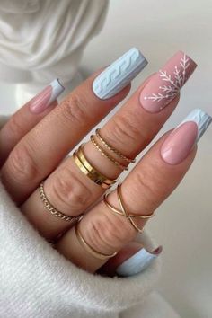 Xmas Nails Acrylic Blue, Cute Short Square Nails Winter, Blue Winter Sweater Nails, Light Blue Nails With Design Winter, Light Blue Sweater Nails, Pretty Winter Nails Classy Blue, Light Blue Xmas Nails, Baby Blue Winter Aesthetic, Baby Blue Nails Winter