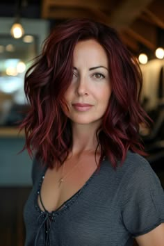 Brown Red Hair With Money Piece, Natural Dark Red Hair Color, Red Hair With Shadow Root, Scarlet Red Hair, Dark Red Balayage, Dark Maroon Hair, Best Red Hair Dye, Two Tone Hair Color