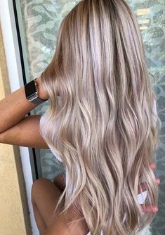 52 Best Honey Blonde Hair Color Ideas #honeyhair #haircolorideas #honeyhaircolorideas | digitalhiten.com