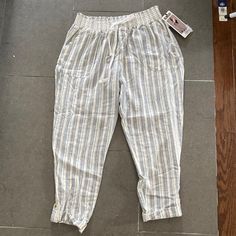 Brand New Linen Striped Pants, Tags Still On Casual Capris For Vacation, Casual Vacation Capris, Casual White Capris With Pockets, White Casual Capris For Vacation, White Straight Leg Casual Capris, White Casual Capris For Beach, Casual Capri Length Bottoms For Vacation, Casual White Capris For The Beach, Casual White Capris For Beach