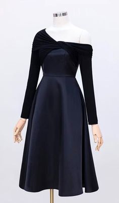 Fall for our black Romance Diagonal Shoulder Long Sleeve Midi Dress. This diagonal shoulder midi dress shows off your shoulders whilst cut-out shaped detailing keeps you secure. Pair with your favorite heels and you’ll be ready for date night. WHERE TO WEAR: Cocktails with the girls. elegant dinner dates. birthday celebrations. Wedding rehearsals. Colour may vary due to lighting on images. The product images (without model) are closest to the true colour of the product. Item runs true to size ch Snow Queen Dress, Dress For Dinner, Midi Dress Fall, Dinner Dates, Bandage Midi Dress, Cut Out Shapes, Dress Women Elegant, Elegant Dinner, Queen Dress