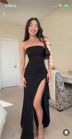 Prom Dress Ideas Simple, Prom Dresses Black Simple, New Years Eve Dress Classy, Dresses Winter Formal, New Year Eve Outfit, Gorgeous Prom Dresses