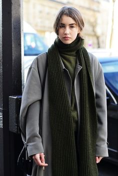 Tommy Ton Street Style, Clothes Green, Pose Photography, Tommy Ton, Fall 2014 Fashion, Gray Coat, Green Scarf, Grey Coat, Autumn Street Style