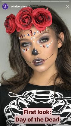 Simple Dia De Los Muertos Makeup Ideas, Day Of The Dead Face Paint Simple, Day Of The Dead Makeup Easy, Easy Dia De Los Muertos Makeup Ideas, Simple Catrina Makeup, Makijaż Sugar Skull, Mexican Halloween Costume, Halloween Fashion Outfits, Halloween Makeup Sugar Skull