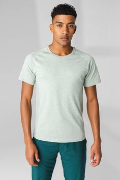 Our Kinetic Tee is designed for high performance activities as well as for on the go. This crew neck seamless short sleeve tee is a classic, flexible fit. Functional Short Sleeve T-shirt For Light Exercise, Breathable Short Sleeve T-shirt For Light Exercise, Basic Breathable Crew Neck T-shirt, Breathable Crew Neck T-shirt, Relaxed Fit Short Sleeve T-shirt For Light Sports, Functional Breathable T-shirt For Light Exercise, Breathable Athletic Fit T-shirt For Light Exercise, Technical Athletic Fit Short Sleeve T-shirt, Functional Crew Neck T-shirt For Workout