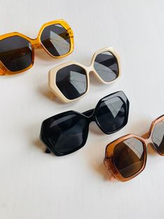 Oversized hexagon shaped sunglasses. Four color options with gold embellishments on the sides Sunglasses Big, 70s Sunglasses, Big Turtle, Hexagon Sunglasses, Sunglasses Outfit, Sunglasses Oversized, Large Sunglasses, Big Sunglasses, Shaped Sunglasses