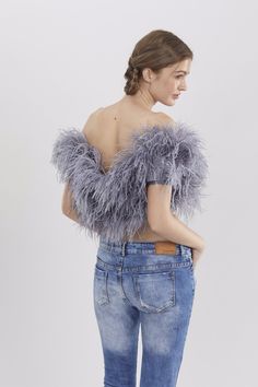 "SGinstar Zara Off Shoulder Feather Top Feather Cocktail Topper Feather Topper 🌸Made to order 🌸Please check my sizes chart before ordering 🌸Length of this top is almost your waist over the navel 🌸 Top have a sleeves decorated with ostrich feathers 🌸zipper closure on the back side 🌸Top made with ostrich feathers 🌸Color: more than 18 colors 🌸Dry clean only SGinstar Size Guide UK4/US0/EU32/AU4 Bust 31\"(78cm.) Waist24\"(60cm.) Hips33\"(83.5cm.) UK6/US2/EU34/AU6 Bust32\"(80.5cm.) Waist25\"(6 Fitted Feather Tops For Fall, Fitted Feathered Tops For Fall, Fitted Tops With Feather Trim For Spring, Bachelorette Brunch, Feather Crop Top, Brunch Nyc, Feather Top, Feather Tops, Thank U So Much