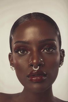 Angelic Essence, Women Photographers, Mekap Mata, Smink Inspiration, Photographie Portrait Inspiration, Dark Skin Beauty, Face Reference, Poses References, Dark Skin Makeup