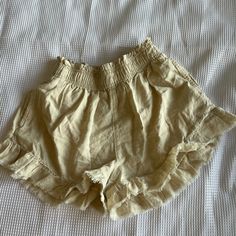 Brand New, Never Worn, Nothing Wrong Aerie On My Way Shorts, Cute Beige Bottoms For Summer, Cute Beige Summer Bottoms, Spring Cotton Bottoms For Warm Weather, Beige Beachy Bottoms For Spring, Beachy Beige Bottoms For Spring, Summer Linen Bottoms For Warm Weather, Spring Bottoms With Pockets For Warm Weather, Cute Beachwear Bottoms For Spring