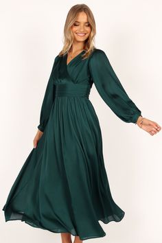 DRESSES @Bethanny Long Sleeve Maxi Dress - Emerald Rainbow Scarf, Tulip Skirt, Leopard Print Scarf, Scarf Sale, Usa Dresses, Clothing Details, Sleeve Maxi Dress, Necklines For Dresses, Long Sleeve Maxi