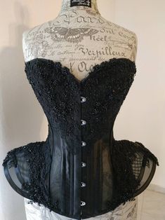 "🖤Black Orchid🖤 corset, the first born out from my new collection 🌸\"Flower Couture\"🌸. . It's a classic heart-shaped steelboned corset with super hips panels. Made in black silk duchesse satin and black mesh, decorated with delicate and beaded quality lace. Front closed with busk, back laced with eyelets and ribbon lacing. All lace is handsewn and It's surely a piece of Haute Couture. ATTENTION It's made to order on your personal measures, so please, before placing an order count at least 3 Victorian Corset Top, Victorian Lingerie, Victorian Corset, Corset Black, Fashion Sewing Tutorials, Wedding Black, Gothic Victorian, Corsets And Bustiers, Black Orchid