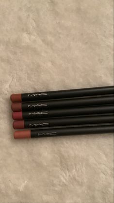 Products Aesthetic, Mac Lip Pencil, Mac Lip, Mac Lips, Makeup Mac, Aesthetic Skincare, Makeup Is Life