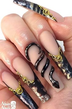 30 Seductive Snake Nail Designs To Release Your Inner Seductress - 208 Edgy Nails, Bling Nails, Dope Nails, Best Acrylic Nails, Square Nails, Long Acrylic Nails, 3d Nails, Flower Nails