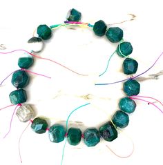 OOAK necklace, 20 inches long, made of large 1-inch green agate beads, handcrafted using the silk knot technique. A gift for a boho style enthusiast for birthdays, weddings, Christmas, New Year, Thanksgiving, and Halloween. Green agate will protect its wearer from the evil eye and provide strength and confidence.  The necklace is one-of-a-kind and contains no metal elements. It is an excellent option for lithotherapy to restore energy. Ask me any questions you have. I will answer them. Solar Restore Energy, Halloween Green, Green Beads, Green Agate, Choker Necklaces, Boho Stil, Nouvel An, Agate Beads, Green Bead