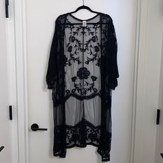 Black Lace Floral Embroidered Mesh Chiffon Kimono Maxi Duster Size: 2x-3x (20w-22w) Tags Were Cut Off But Never Worn, Been In Storage Sheer Flowy Lightweight Versatile Wear As Duster, Robe, Coverup, Kimono Staple Piece For Your Closet Festival Vibes, Barbiecore, Western, Coachella, Concerts, Country, 70s, Bohemian, 80s, Boho, Rocker, Rock Star, Burning Man, Beach Babe, Mob Wife, Cowboycore, Gothic, Gothcore, Date Night, Sexy, Swiftie, Stevie Nicks, Witchy Thank You Cami And Cardigan Outfit, Black Lace Kimono, Black Lace Cardigan, Kimono Outfits, Black Lace Cami, Chiffon Kimono, Hippy Chic, Black Kimono, Lace Outfit