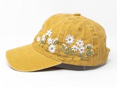 Baseball Cap Embroidery, Yellow Baseball Cap, Pretty Hats, Creative Clothes, Chicken Scratch, Fabric Embroidery, Art Embroidery, Embroidered Flowers, Hat Designs