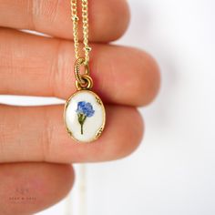 Heirloom Oval Pendant — Seed&SoilShop Simple Vintage Jewelry, Cute Vintage Jewelry, Gold Necklace With Stones, Artsy Necklaces, Special Necklaces, Oval Jewelry, Vintage Locket, The Bling Ring, Queen Anne's Lace