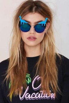 Crazy Glasses, Sunglasses Diy, Celebrities Fashion, Ray Ban Sunglasses Outlet, Blue Sunglasses, Lv Handbags, Louis Vuitton Accessories