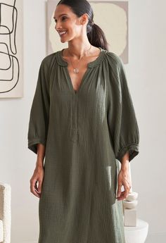 Eco friendly caftans and tunics inspired by the ocean, made on main street. Ethically sourced and locally made in Los Angeles. One of Oprah's Favorite things, in a limited edition color, this cozy, 100% cotton fabric, is a year around staple. The double gauze fabric feels like you are wearing your favorite pajamas, and bonus, it's not the least bit sheer! To make it even more irresistible, we added pockets and a flattering asymmetric hem. The raw edge details add a bit of deconstructionist chic. Long Tunics, Soft Cotton Dress, Linen Style Fashion, Business Attire Women, Cotton Outfit, Hijab Style Casual, Double Gauze Fabric, Gauze Dress, By The Ocean