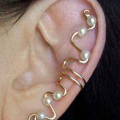 Ear Cuff Diy, قلادات متدلية, Wire Jewelry Rings, Wrap Earrings, Gold Ear Cuff, Silver Ear Cuff, Diy Wire Jewelry, Handmade Wire Jewelry, Ear Cuffs