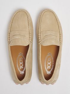 Esterno: 100% Calfskin Fodera/lining: 100% Calfskin Fodera sottopiede: 100% Calfskin Luxury Beige Loafers For Work, Formal Beige Moccasins With Suede Lining, Luxury Suede Loafers For Spring, Luxury Spring Moccasins For Work, Luxury Spring Loafers With Stitched Sole, Luxury Leather Moccasins For Spring, Elegant Moccasins With Suede Lining For Spring, Formal Spring Moccasins With Suede Lining, Elegant Spring Moccasins With Suede Lining