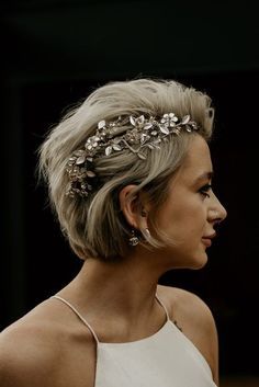 Short Hair Styling Ideas For Wedding, Short Hair Bridal Accessories, Bride Hair Accessories Short Hair, Very Short Wedding Hairstyles, Short Hair Wedding Accessories, Masc Wedding Hairstyles, Wedding Hair Style For Short Hair, Very Short Hair Wedding Styles