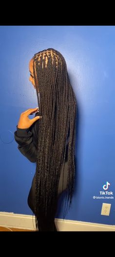 Extra Small Box Braids Long, Long Knot Less Braids, Xs Knotless Braids Long, Small Thigh Length Knotless Braids, Extra Small Knotless Box Braids Long, Small Box Braids Long Black Women, Long Small Box Braids, Long Individual Braids, Not Less Braids