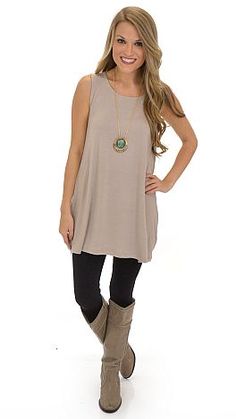 Image result for tunic with leggings Tunic Dress With Leggings, Tunic Outfit, Fitted Tunic Tops, Tunics With Leggings, Tunic Designs, Blue Door, Boho Tunics, Outfits With Leggings, Dresses With Leggings