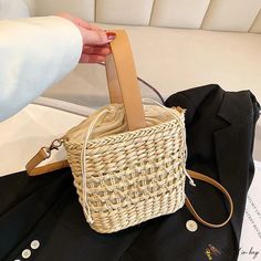 Bird in Bag - Days woven hollow bucket bag new fashion popular handbag retro simple crossbody bag Popular Handbag, Simple Crossbody Bag, Popular Handbags, Street Trends, Bird In Bag, Straw Bag, Bucket Bag, New Fashion, Crossbody Bag