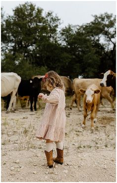 Are you planning your family photos and looking for something different this year?! A family adventure session could be exactly what you need! whether that's fun on a Hill country cattle ranch or joining me creekside by a stream! Click to see more from this gorgeous outdoor family photo session! | Our Adventuring Souls Photography Ranch Family Photos, Farm Family Photoshoot, Ranch Family Photoshoot, Ranch Photography, Family Country Photoshoot, Farm Family Photos, Southern Country Aesthetic Family, Family Photos With Cows, Farm Family Asethic