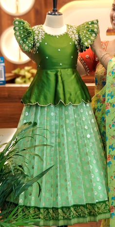 Silk Saree Frock Dresses, Long Frock Designs For Kids, Simple Frock, Kids Maxi, Frocks For Kids, Julia Fox, Simple Frock Design, Latest Bridal Blouse Designs