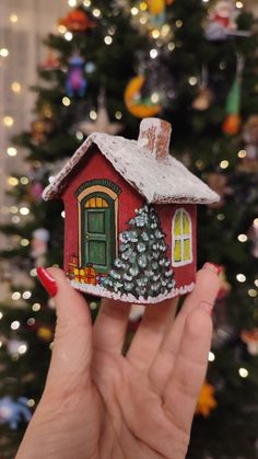 Татьяна Юрченко (@t.a.t.a__) • Фото и видео в Instagram Diy Christmas Village, Wood Block Crafts, Christmas Houses, Bird Houses Painted, Block Craft, Craft Day, Handmade Christmas Decorations, Mini House, Easy Diy Crafts