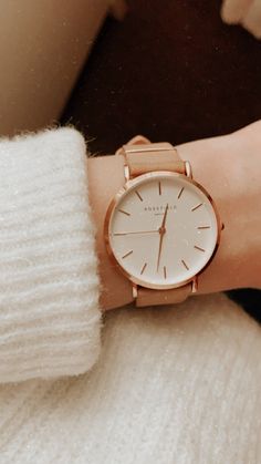 Movado Womens Watch, Stylish Watches For Girls, Elegant Watches Women, Watches Women Simple, Cartier Watches Women, Womens Designer Watches, Pretty Watches, Sneaker Outfits, Silver Watches Women