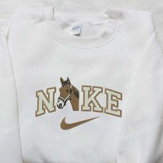 Nike x Brown Horse Embroidered Shirt: Custom Animal Design for Stylish Nike Shirt Casual Country Outfits, Horse Sweatshirts, Horse Hoodies, Cute Nike Outfits, Embroidered Shirts, Cute Country Outfits, Estilo Country, Custom Nike, Cute Shirt Designs