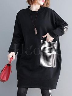 Casual Pocket Long Sweatshirt Short Dress Casual Black Sweatshirt Dress For Winter, Casual Black Sweatshirt Dress For Fall, Black Cotton Sweatshirt Dress For Fall, Oversized Black Tops With Side Pockets, Mid Dress, Winter Typ, Dress Winter, Hoodie Coat, Comfortable Room