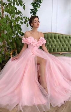 Prom Dresses Off The Shoulder, Tulle Long Prom Dress, Dresses Off The Shoulder, Floral Prom Dresses, Floral Party Dress, Tulle Sleeves, Looks Party, Prom Dress Inspiration, Pretty Prom Dresses