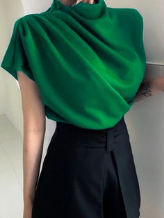 White Daily Plain Simple Short Sleeve Top White Top Women, Plain Shorts, Plain Tops, Color Shorts, Green Light, Mode Inspiration, Deep Green, Short Sleeve Top, Look Fashion