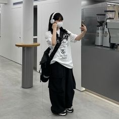 Korean Black And White Outfit, Comfy Style Aesthetic, Comfy Korean Outfits, Baggy Outfits, Outfit Oversize