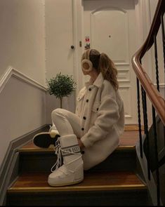 Norway Fits, Moon Boots Outfit, Snow Boots Outfit, Winter Outfits Snow, Winter Boots Outfits, New York Outfits, Winter Outfits Aesthetic, Moon Boot