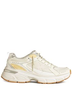 white leather front lace-up fastening logo patch at the tongue padded ankle signature star patch to the sides round toe rubber sole pull-tab at the heel Banana Yellow, Balenciaga Track, Golden Goose Deluxe Brand, Balenciaga Triple S, Derby Shoes, Espadrille Shoes, Ballet Flat Shoes, Pump Sandals, Golden Goose