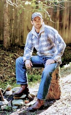 Boots Mens Outfit, Mens Cowboy Boots Outfit, Country Guys, Metrosexual Men Fashion, Flannel Outfit, Logger Boots, Men Fashion Photo, Roper Boots, Mens Cowboy