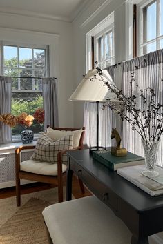 Cozy Curtains, Ralph Lauren Home Living Room, Dining Room Window, Dining Room Curtains, Apartment Makeover, Nancy Meyers, Kitchen Vintage, Curtains Living