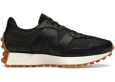 Compra y vende sneakers de New Balance verificados por StockX, incluidos los New Balance 327 Black Gum (Women's) y miles de otros sneakers con datos de precios y fechas de lanzamiento. New Balance Women Shoes, Black New Balance Shoes, New Balance 327 Black, Nb Sneakers, Black Sneakers Women, Sneaker Bar, Black Tennis Shoes, New Balance 327, Buy List