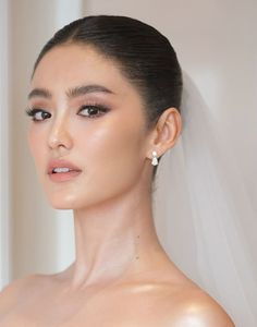 Bride Makeup Asian, Bride Makeup Natural, Makeup Asia, Asian Wedding Makeup, Asian Bridal Makeup, Korea Wedding, Bridal Makeup Natural, Radiate Confidence, Stay At Home Moms