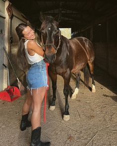 Soft Cowgirl, Farm Outfits, Farm Outfit, Country Vibe, Country Gal, Summer Energy, Farm Clothes, Looks Country