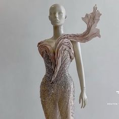 ANDREW of #ThePageantSpotlight on Instagram: "A creative touch ✨ The always exquisite and innovative designs of one of my faves #NguyenTienTruyen 🤍 This one is simple and impactful! #Vietnam #Vietnamese #VietnameseDesigner 🇻🇳 #thepageantspotlight #haute #couture #hautecouture #pageant #pageantgowns #pageantgown #eveninggown #eveninggowns #eveningdress #eveningdresses #redcarpet #redcarpetfashion #details"