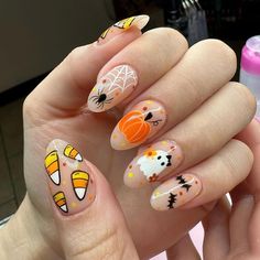 PRICES MAY VARY. Halloween Press on Nails: Halloween almond press on nails with cute ghost, spider web, pumpkin pattern make you look more charming. Easy to create a Halloween happy atmosphere during Halloween time. Package Include: You will receive 24pcs halloween short fake nails, 24pcs double-side glue stickers, 1pcs nail file, 1 wooden stick, don’t need to purchase anything else. High Quality: These short press on nails with designs are made of healthy ABS material, they have no odor and wil Nail Art French, Nail Art Halloween, Halloween Nails Easy, Halloween Press On Nails, Pumpkin Nails, Cute Nails For Fall, Nagel Tips, French Nail Art, Short Nails Art